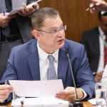 Oposição retoma escândalo do INSS na tentativa de equilibrar crise após áudio