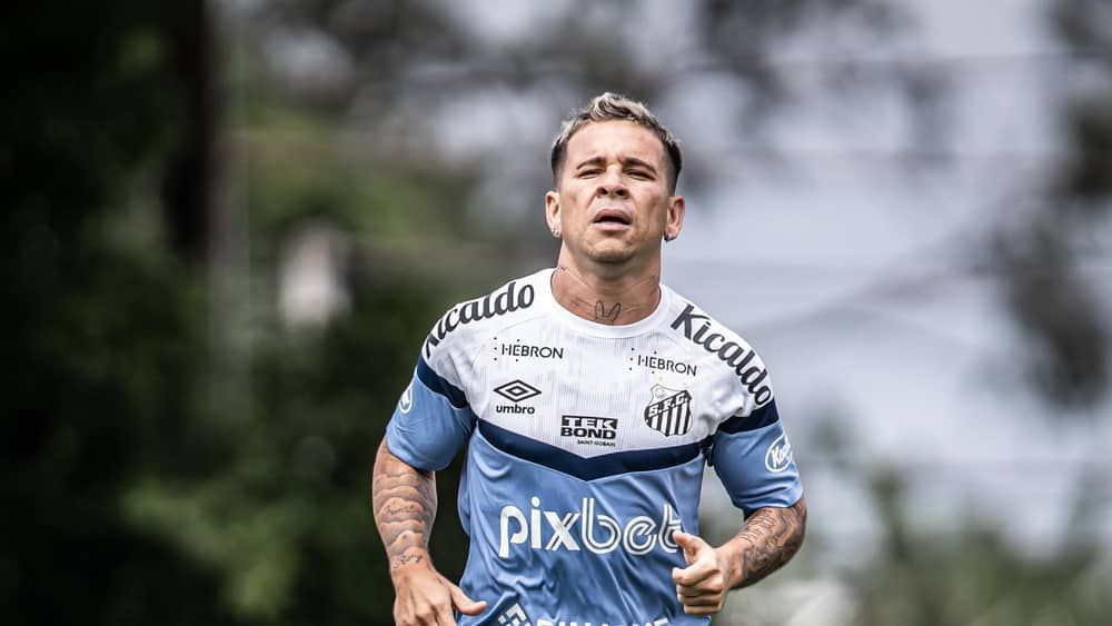 Soteldo se reapresenta ao Santos e reforça equipe contra o Botafogo