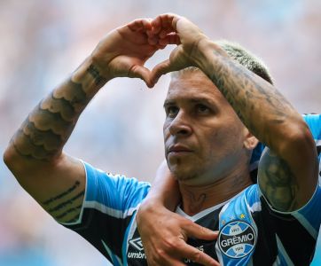 Soteldo, do Grêmio, durante partida contra o Corinthians pela Copa do Brasil