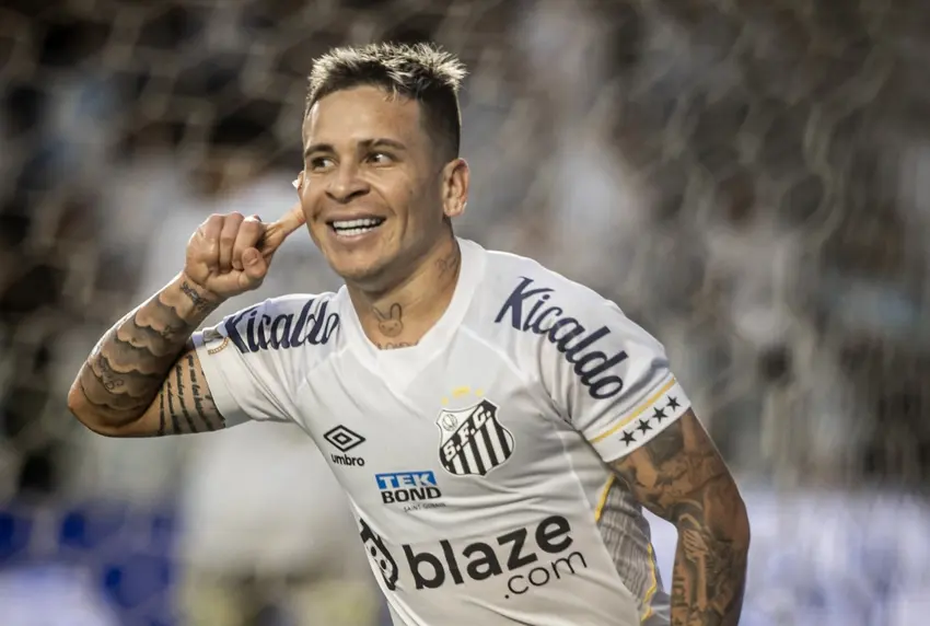 Fluminense abre negociação para contratar atacante Soteldo, do Santos