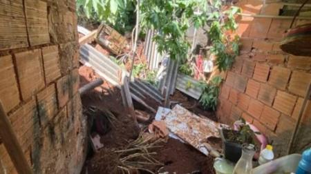 Soterramento ocorreu na manhã desta segunda-feira (16)