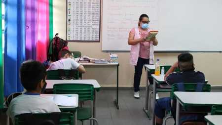 SP abre mão de verba para material didático e usará só livro digital a partir do 6º ano.