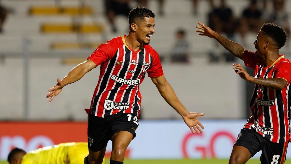São Paulo cumpre papel, vence rebaixada Ponte Preta e avança às quartas do Paulistão