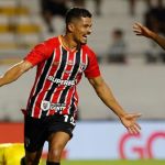 São Paulo cumpre papel, vence rebaixada Ponte Preta e avança às quartas do Paulistão