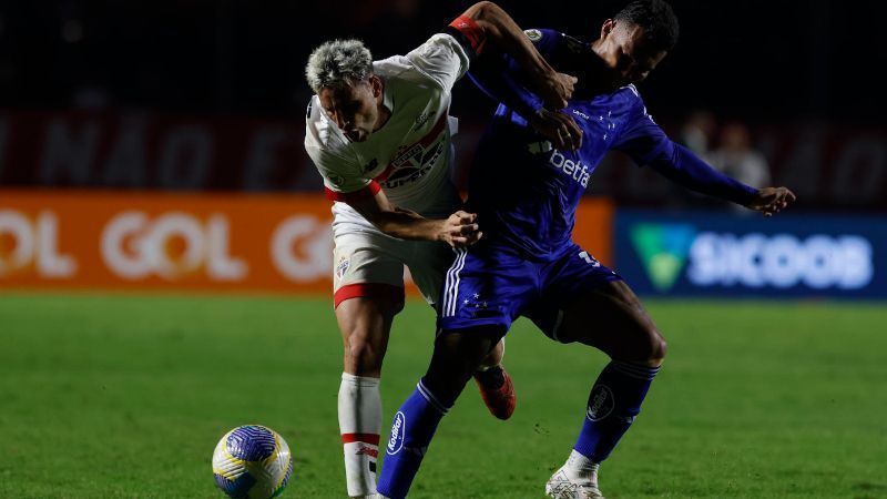 Calleri se impressiona com Cruzeiro: 'Um dos mais complicados que enfrentei'
