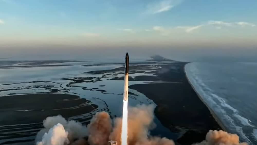 Space X lança foguete e aeronave explode antes de descida programada 