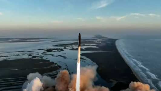 Space X lançou o foguete mais poderoso já fabricado neste sábado (18)