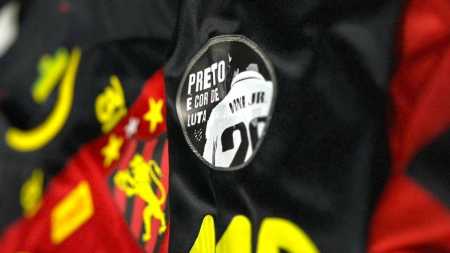 Sport lança camisa em apoio a Vini Jr
