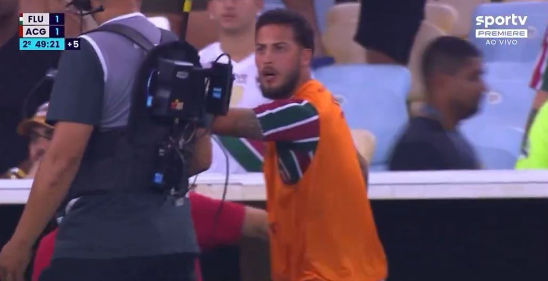 Jornalista da Globo detona Guga, do Fluminense, após 'quase agressão' em derrota