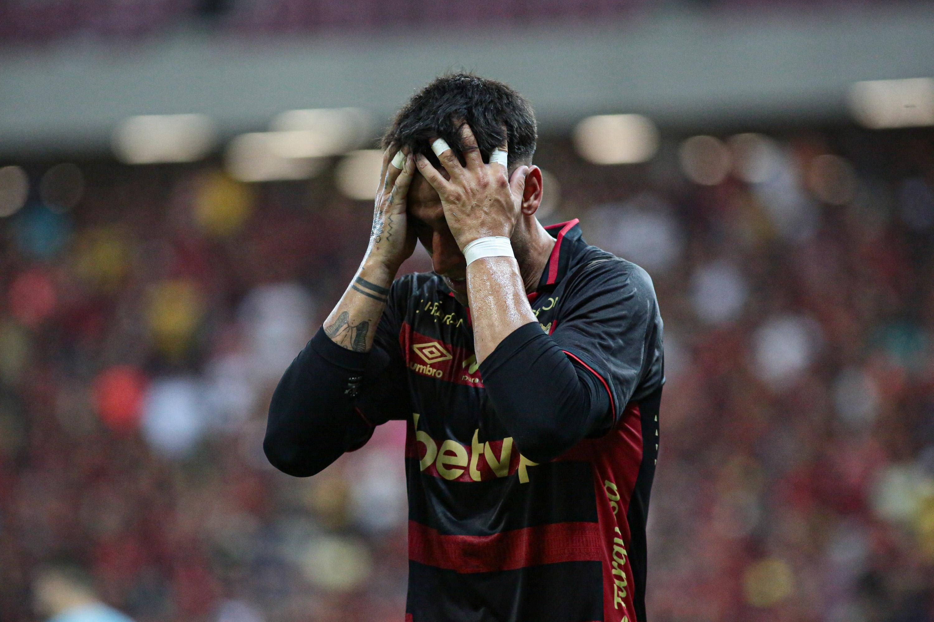 Reposições para Pedro Lima se machucam, e lateral direita preocupa Sport de novo