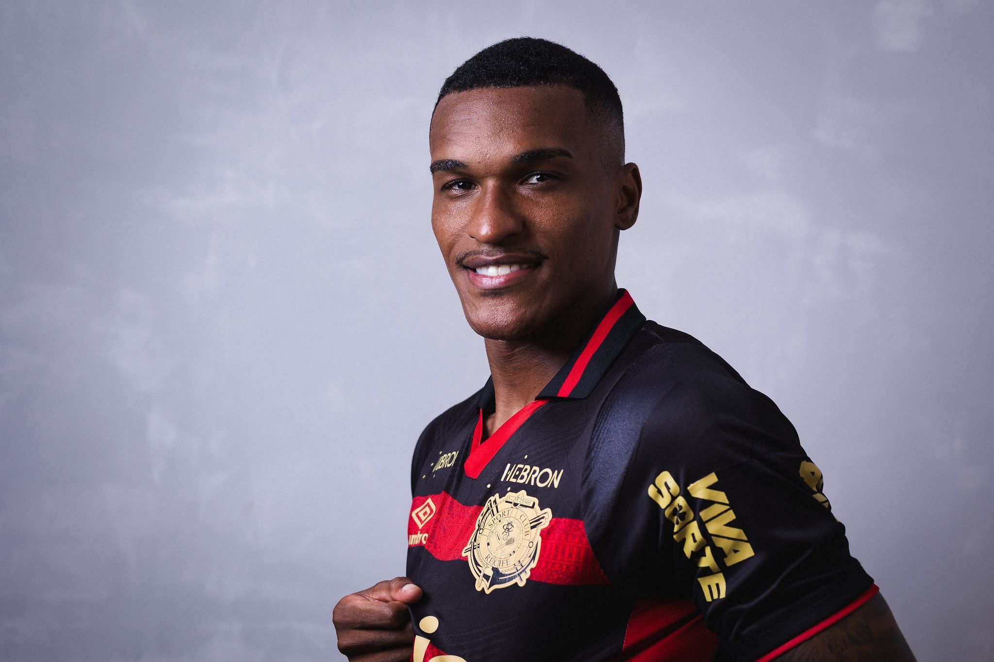 Sport anuncia contratação de lateral ex-Corinthians