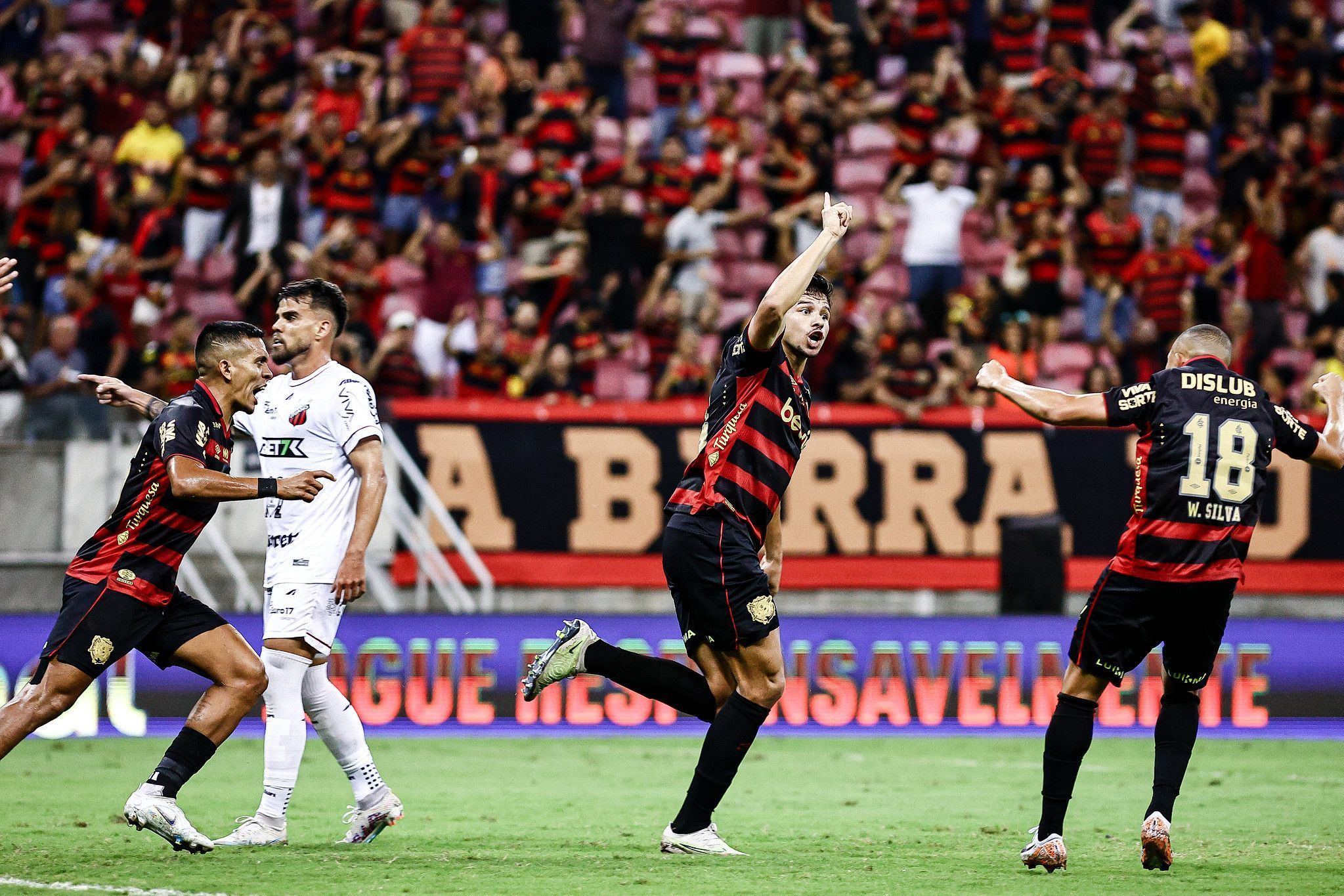 Sob olhares de Pepa, Sport vence o Ituano e se aproxima do G4 da Série B