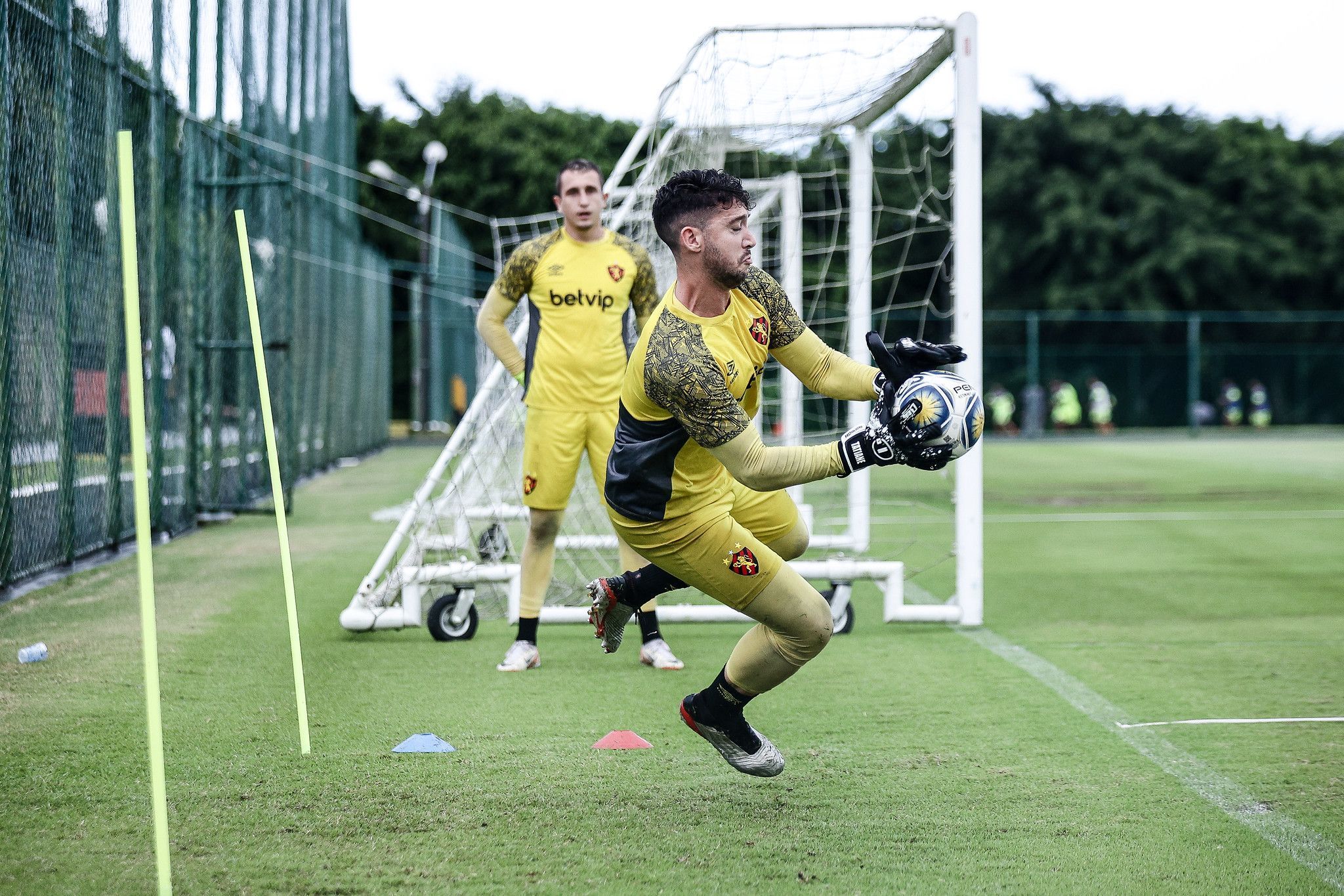 Goleiro do Sport reage a confronto contra o Atlético pela Copa do Brasil