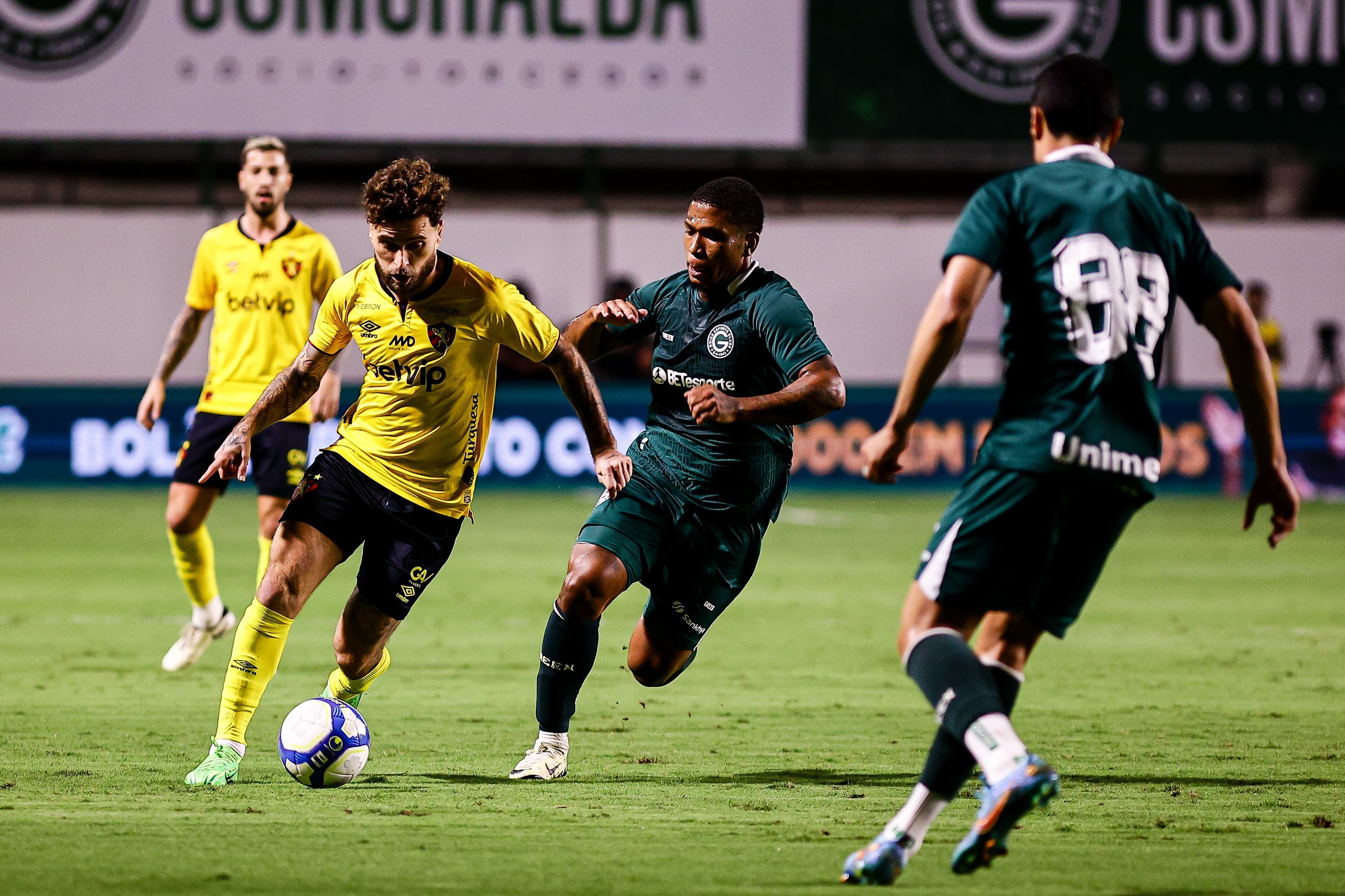 Em confronto direto, Goiás atropela Sport e assume liderança da Série B
