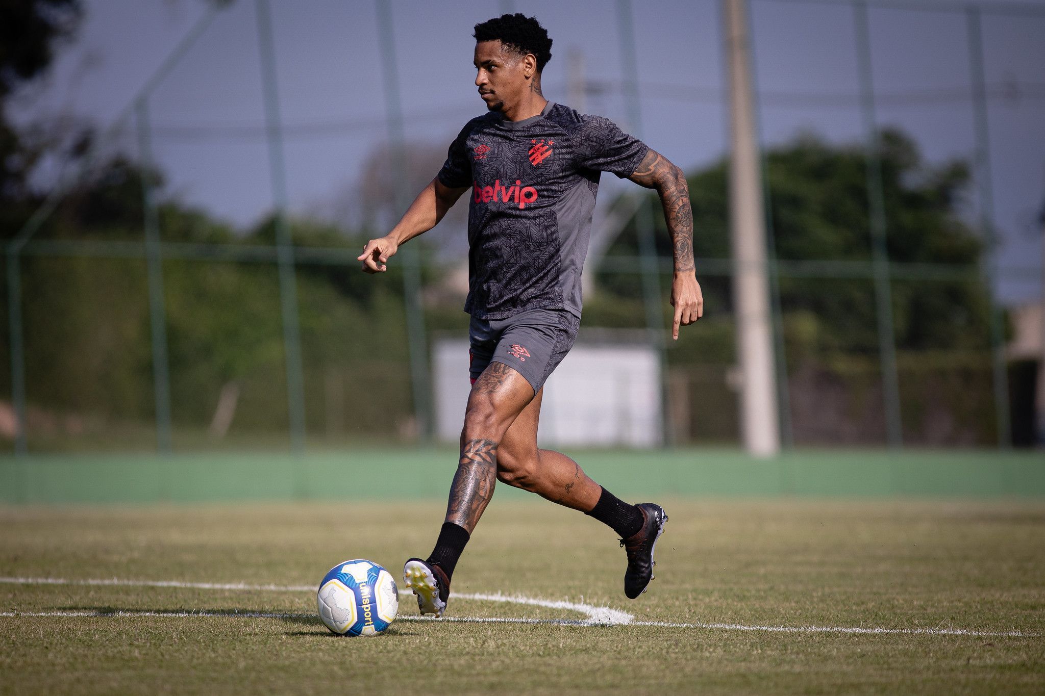 Sport oficializa empréstimo de lateral-esquerdo ao Juventude