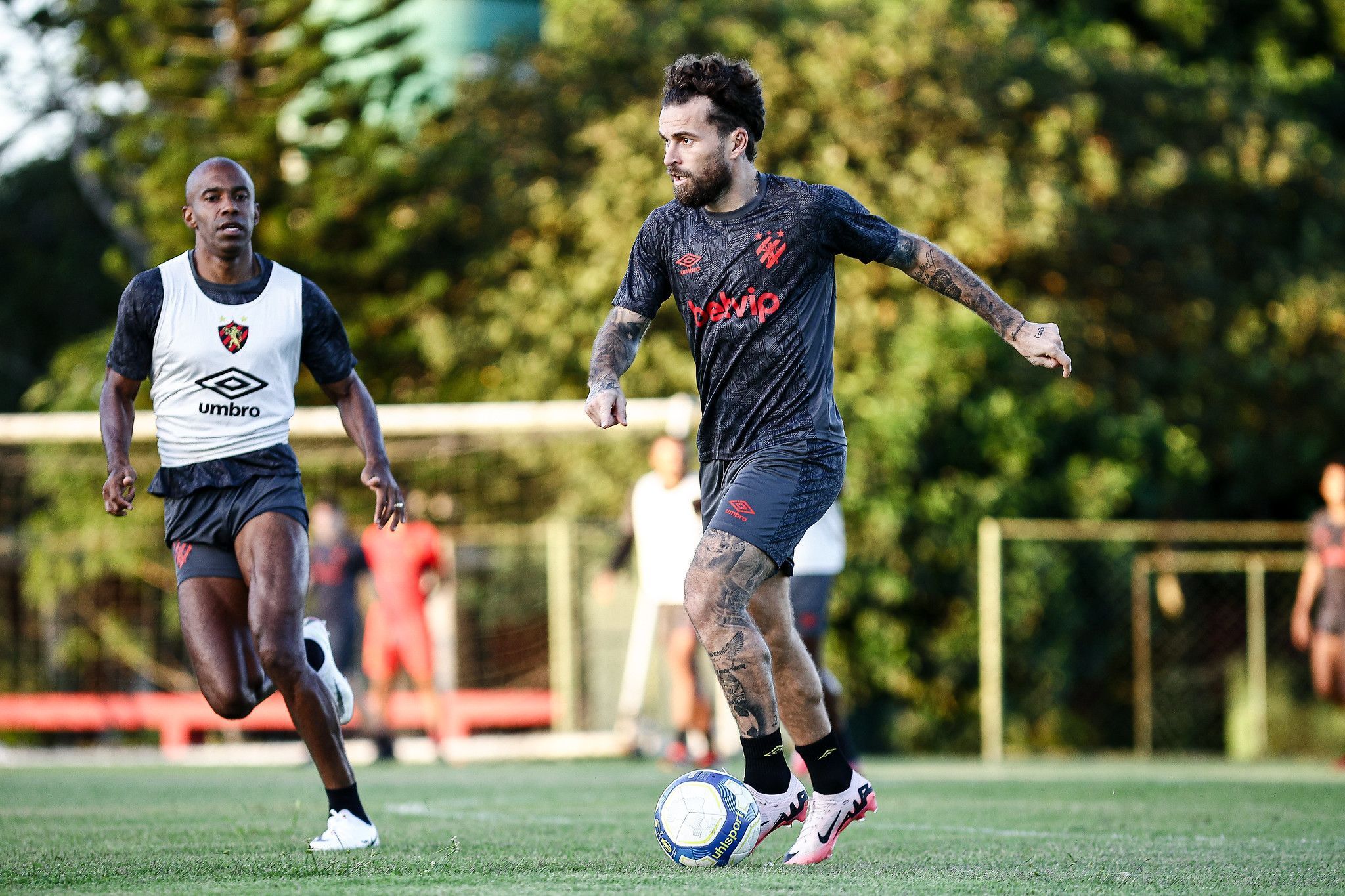 Sport visita o lanterna Guarani para espantar má fase na Série B