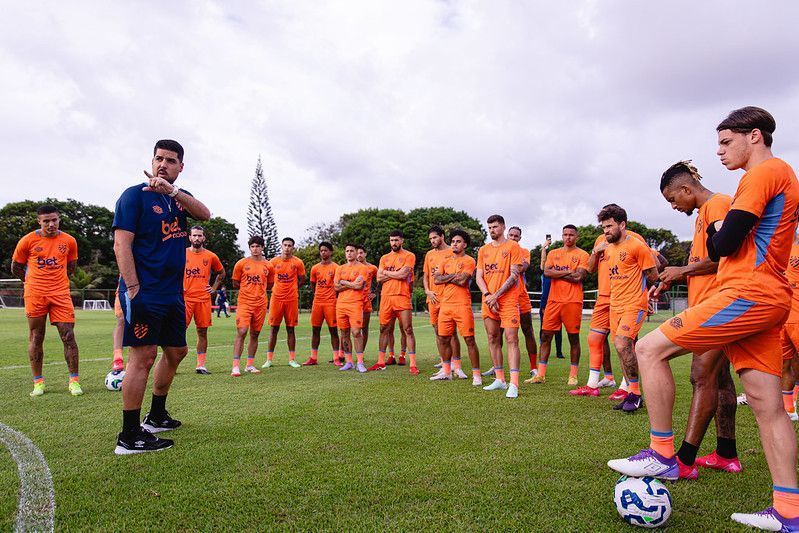 Lanterna do Brasileirão, Sport afasta dois jogadores e promete negociá-los