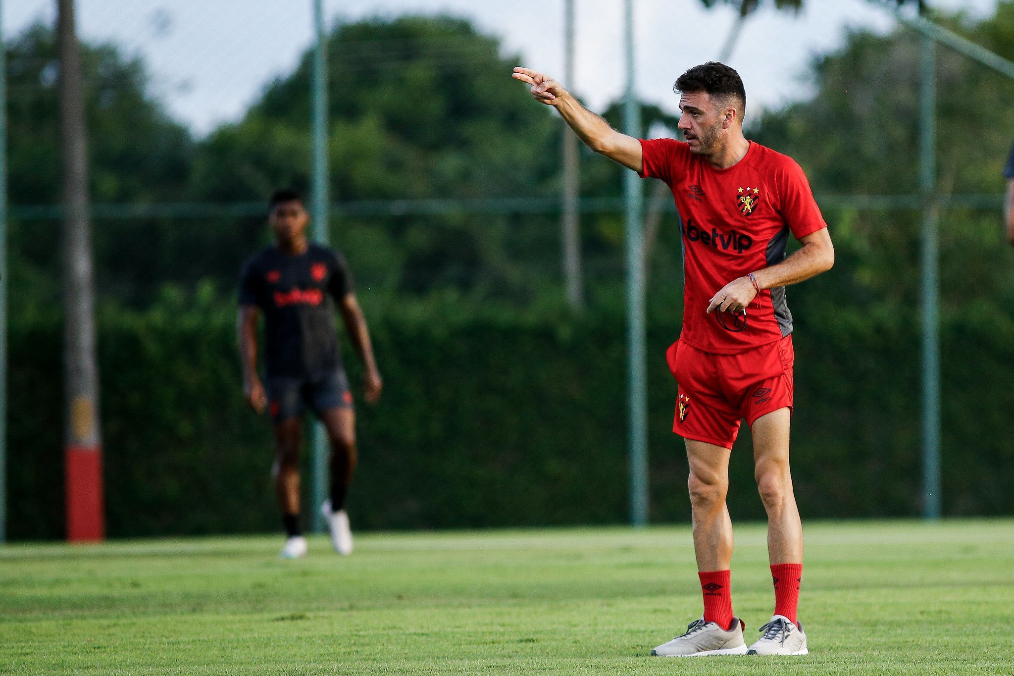 Defesa do Sport foi vazada em 63% dos jogos do ano; veja números