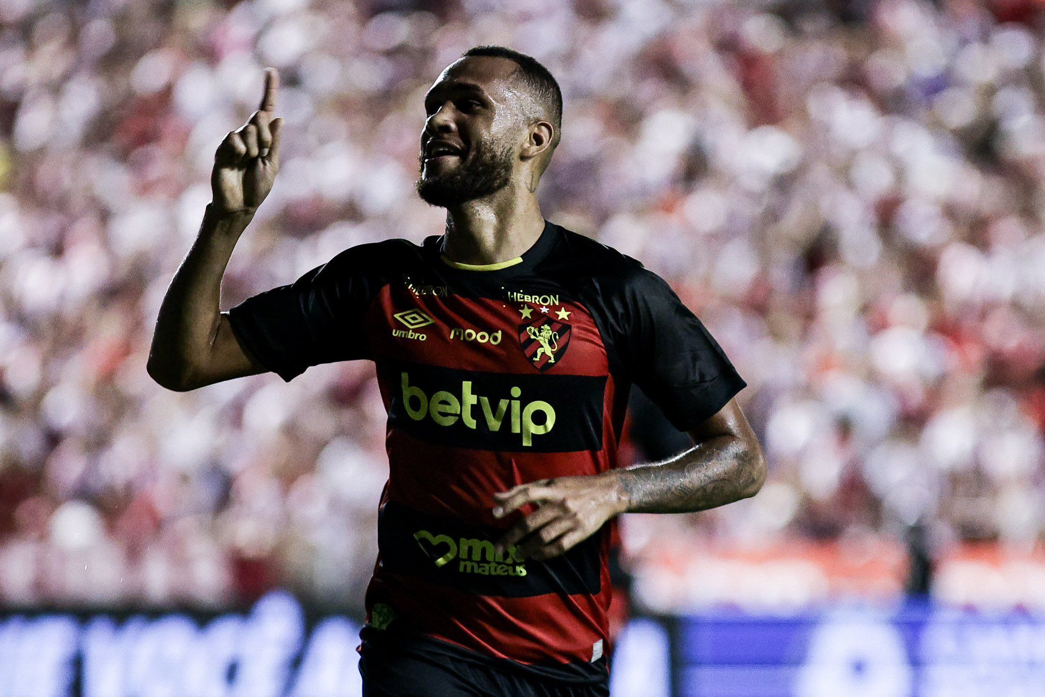 Sport domina Náutico nos Aflitos e sai na frente na final do Pernambucano