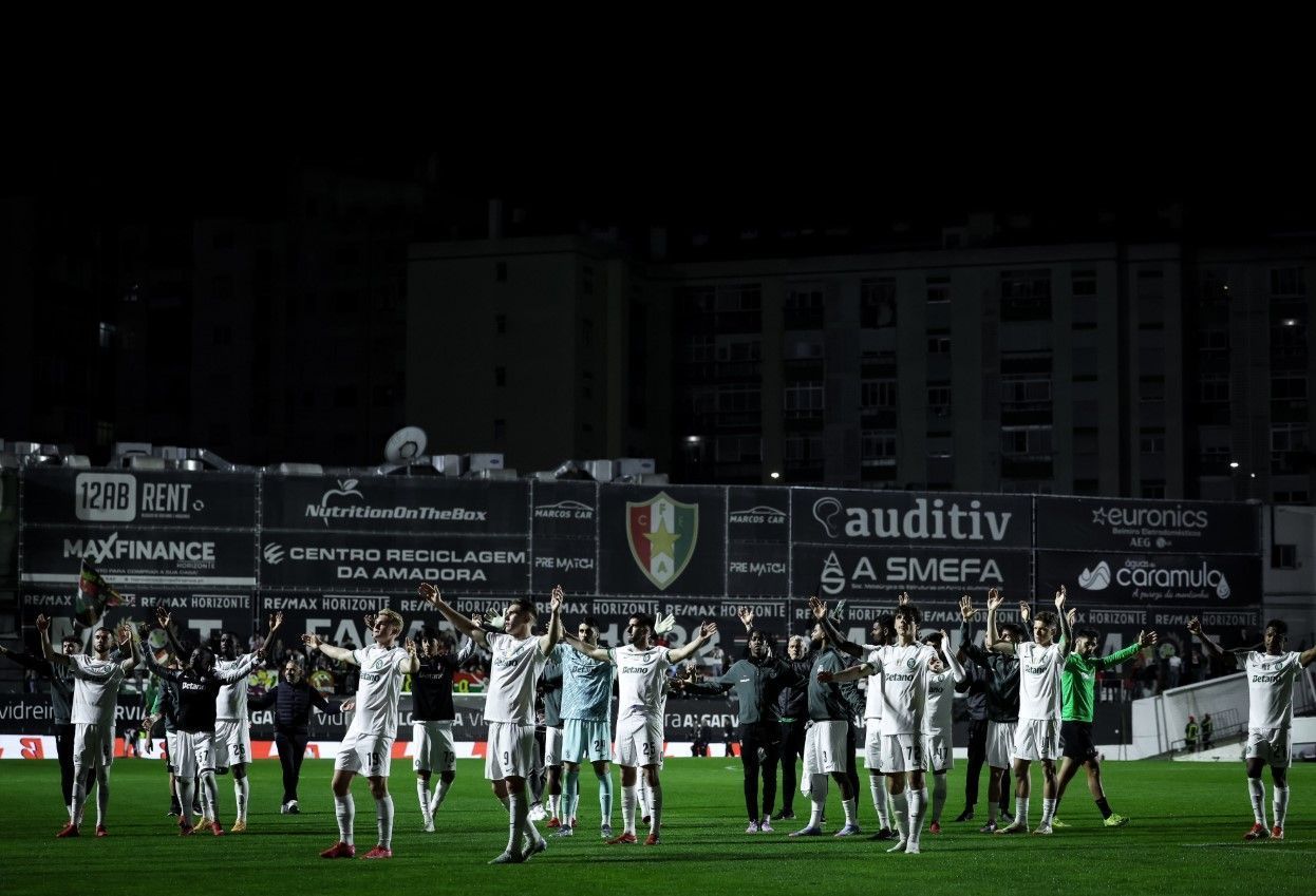 Sporting vence o Estrela Amadora e se mantém na liderança da Liga Portugal