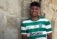 Cria da base do Vitória é anunciado pelo Sporting e assina até 2030