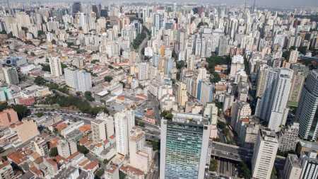 Brasil tem 23,8 pessoas por quilômetro quadrado no país