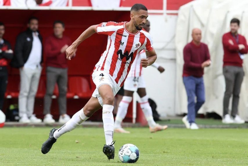 América estuda contratação de zagueiro ex-Cruzeiro que está na Europa