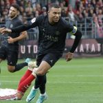 Mbappé marca no fim e PSG vence o Stade Brestois pelo Campeonato Francês