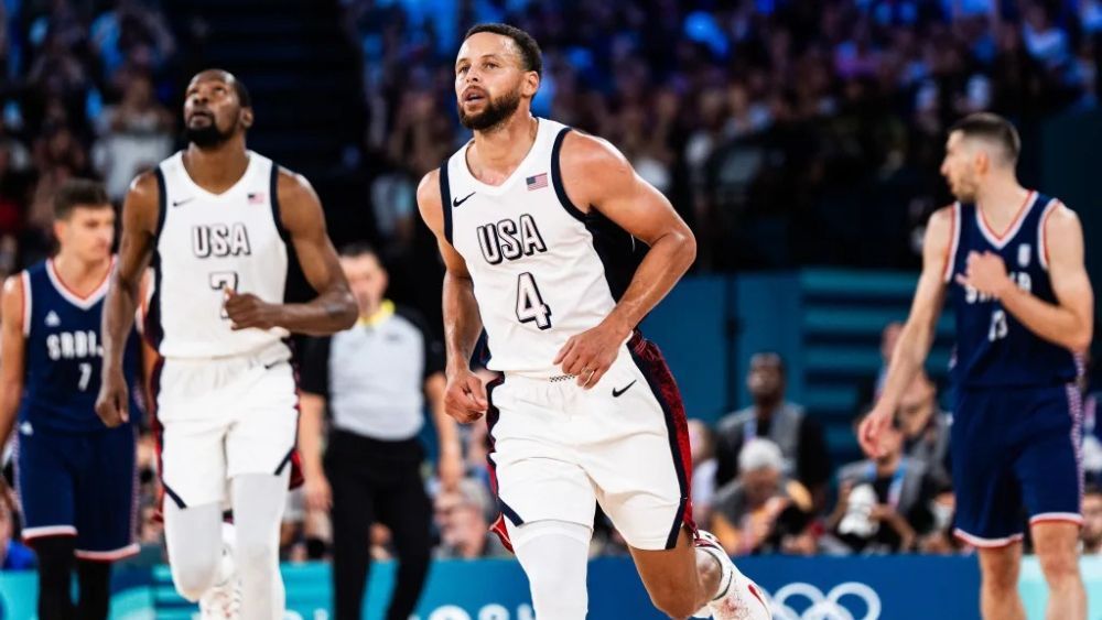 EUA vencem Sérvia de virada e vão à final de Paris 2024 com brilho de Curry