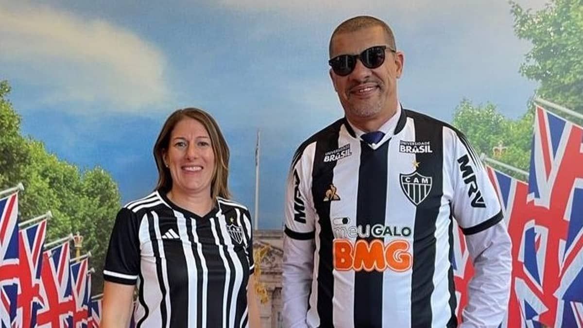 Embaixadora do Reino Unido volta a se declarar ao Atlético