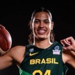 Pivô brasileira é quarta escolha geral do draft da WNBA