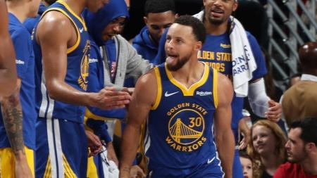 Stephen Curry, armador do Golden State Warriors, em comemoração de cesta contra o New Orleans Pelicans