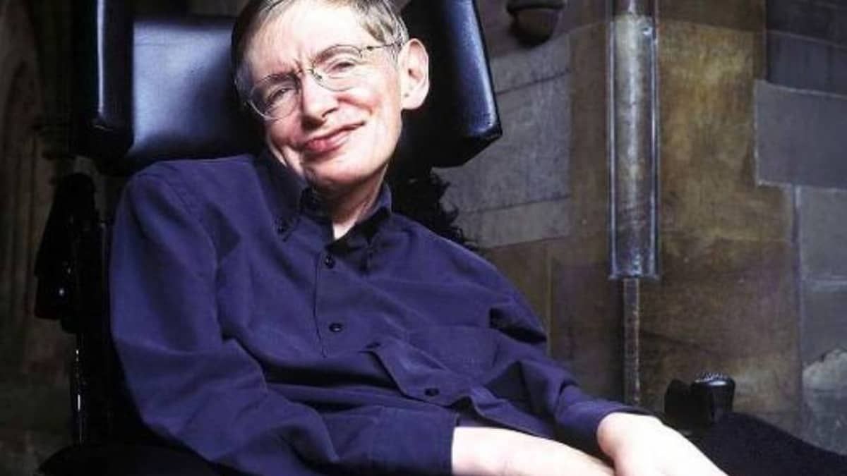 Stephen Hawking previu extermínio da humanidade por inteligência artificial