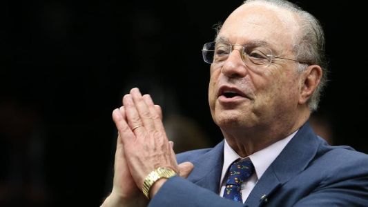 STF extingue penas a Paulo Maluf por se enquadrar em indulto natalino de Bolsonaro.