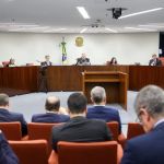 Julgamento de Bolsonaro: Fux vota para derrubar crime de organização criminosa