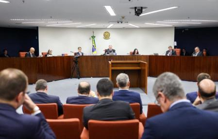 Ministro Luiz Fux abriu divergência de Moraes em seu voto no processo da suposta trama golpista