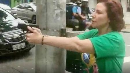STF manteve suspensão do porte de armas da deputada federal Carla Zambelli