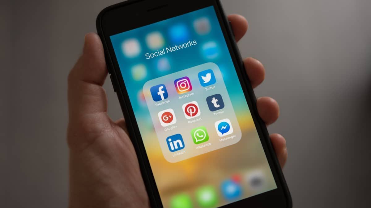 Julgamento no STF pode regular redes sociais; entenda  