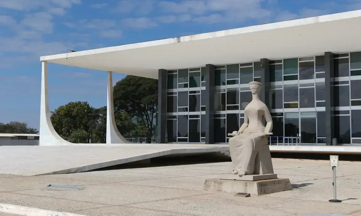 Ministros do STF rejeitam, de forma unânime, 'poder moderador' das Forças Armadas
