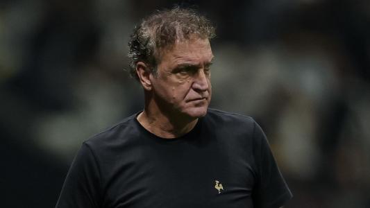 Cuca durante jogo do Atlético na temporada 2025