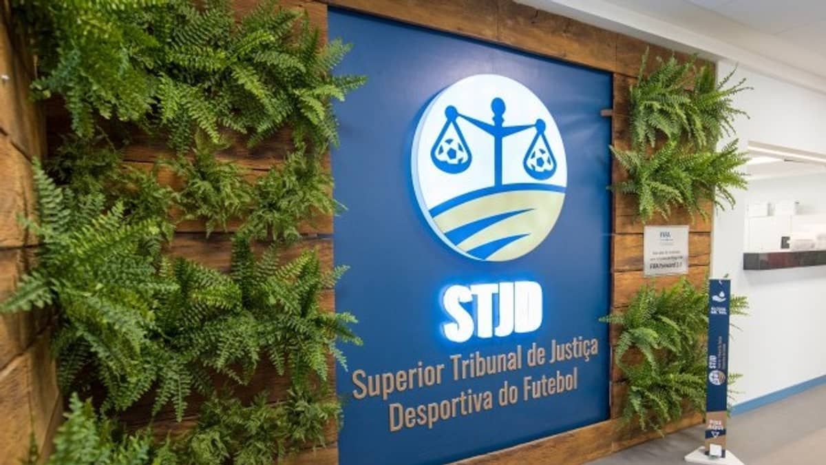 Esquema de apostas: STJD suspende oito jogadores por 30 dias 