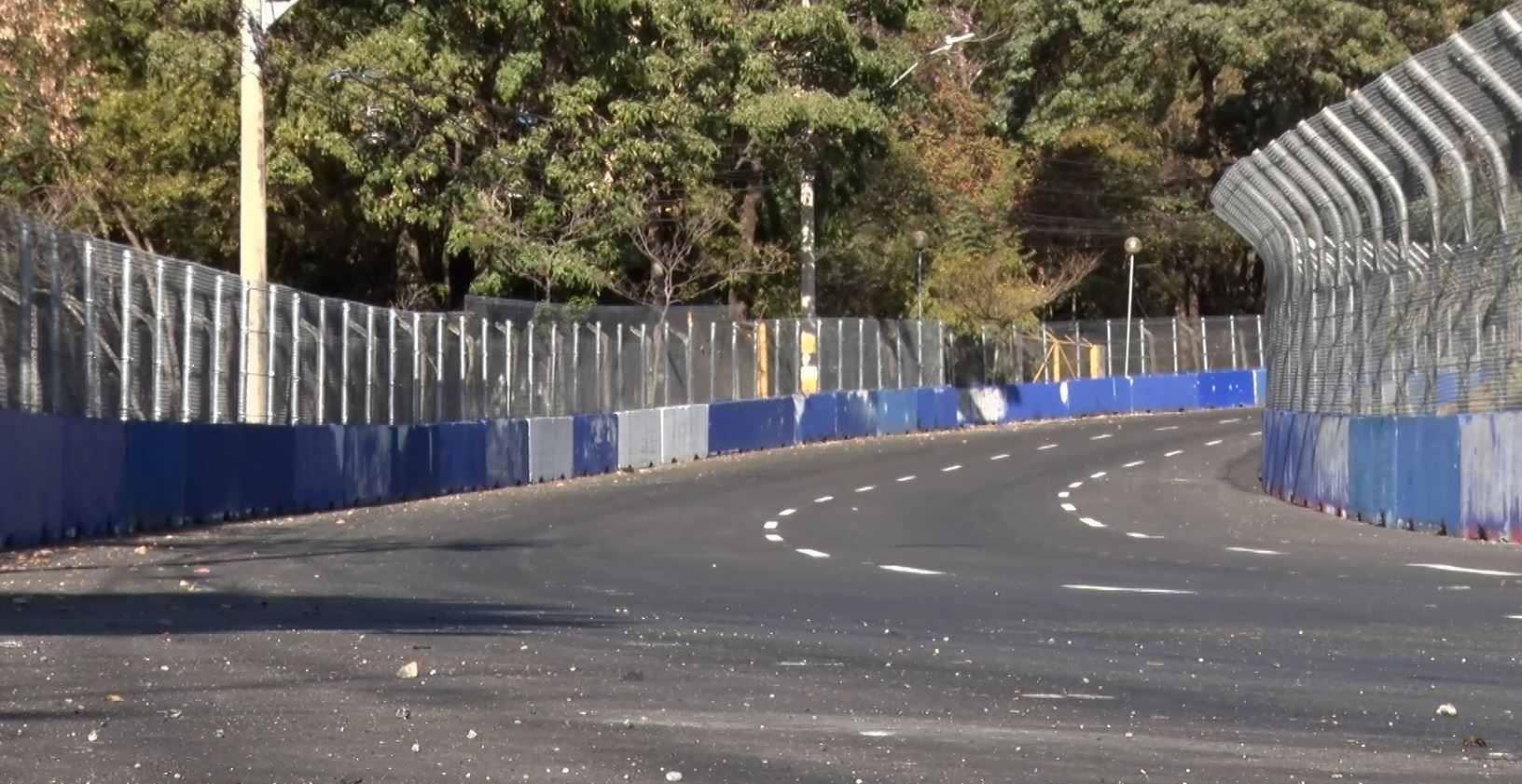 Entorno do Mineirão ganha 'cara' de pista para receber Stock Car; assista