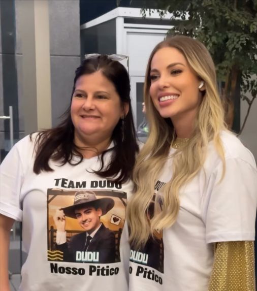 Saory conhece mãe de Dudu Camargo e declara: ‘Fofoquinha’; veja fotos