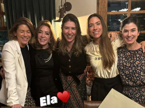 Sem aparição de Silvio Santos, filhas mostram comemoração de aniversário de Íris Abravanel