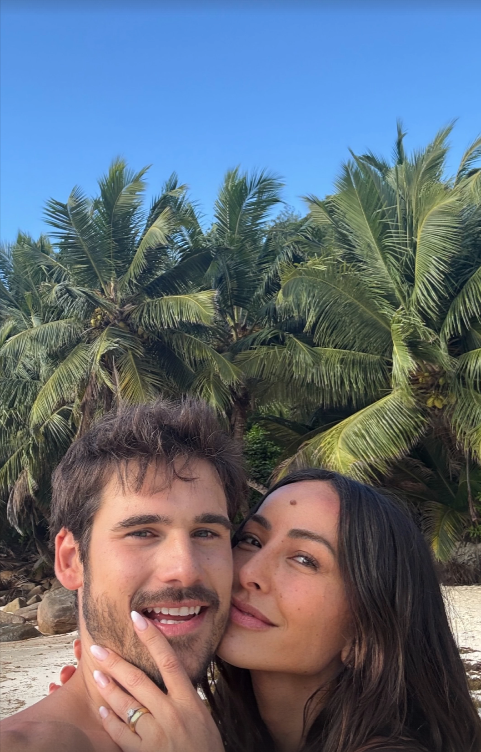 Sabrina Sato deixa escapar tatuagem íntima em lua de mel com Nicolas Prattes