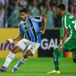 Suárez passa em branco, mas Grêmio vence Juventude em jogo eletrizante