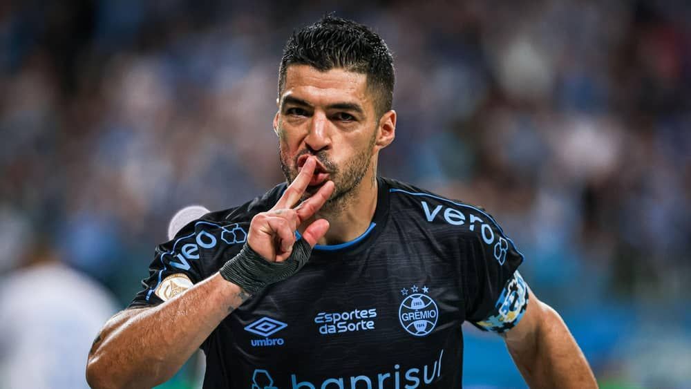 Com gol de Suárez, Grêmio vence Bahia e se aproxima do Botafogo no Brasileirão