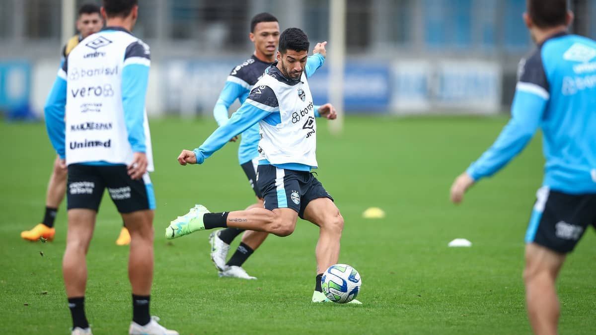 Luis Suárez é dúvida no Grêmio para enfrentar o Botafogo pelo Brasileirão