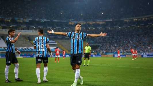 Suárez e Grêmio se preparam para último encontro em casa