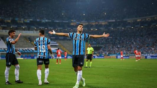 Suárez e Grêmio se preparam para último encontro em casa